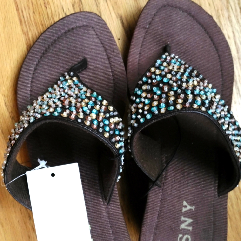 NEW WITH TAG CHOCOLATE COLOR SANDALS, BLUE PINK YELLOW CRYSTALS, SIZE 6, BY ESNY